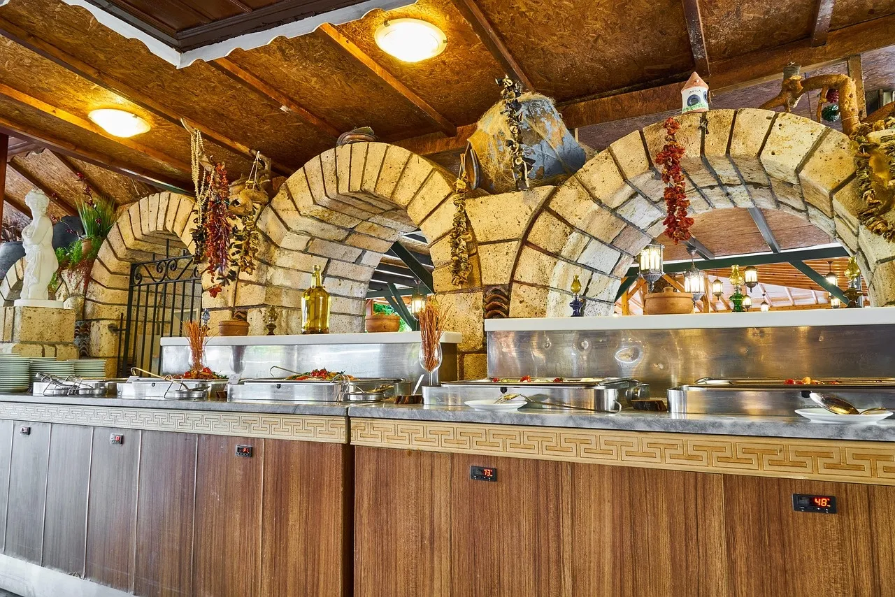 Festlich gedeckter Tisch für eine private Tafel